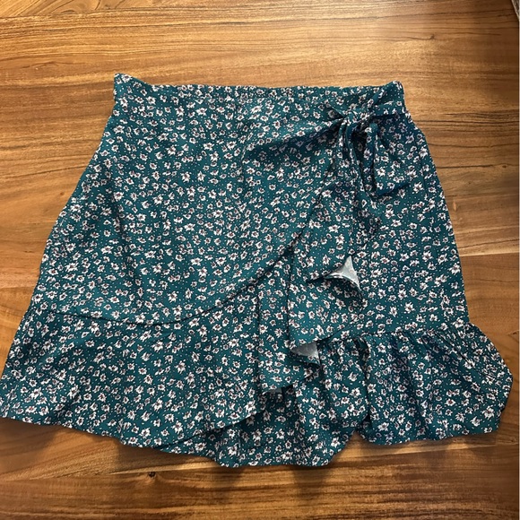 Faux wrap skirt - Picture 1 of 2